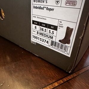 Ariat Women's Distressed Brown Heeled Boots size 8